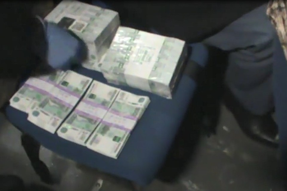 Мэра Казачинско-Ленского района и его зама осудили за получение взятки в Иркутской области. Фото: скриншот видео УФСБ России по Иркутской области.