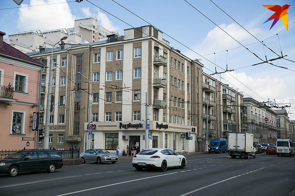 Удивительно, но на доме, в котором погибло больше 100 человек, нет мемориальной доски в память о случившейся трагедии.