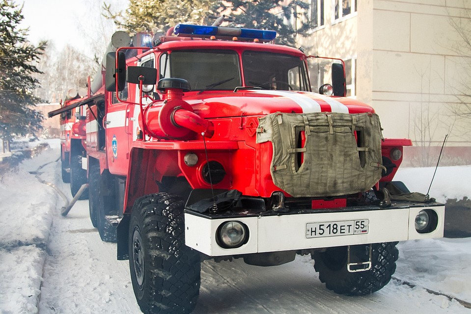 В Омске за утро сгорели сразу три легковушки