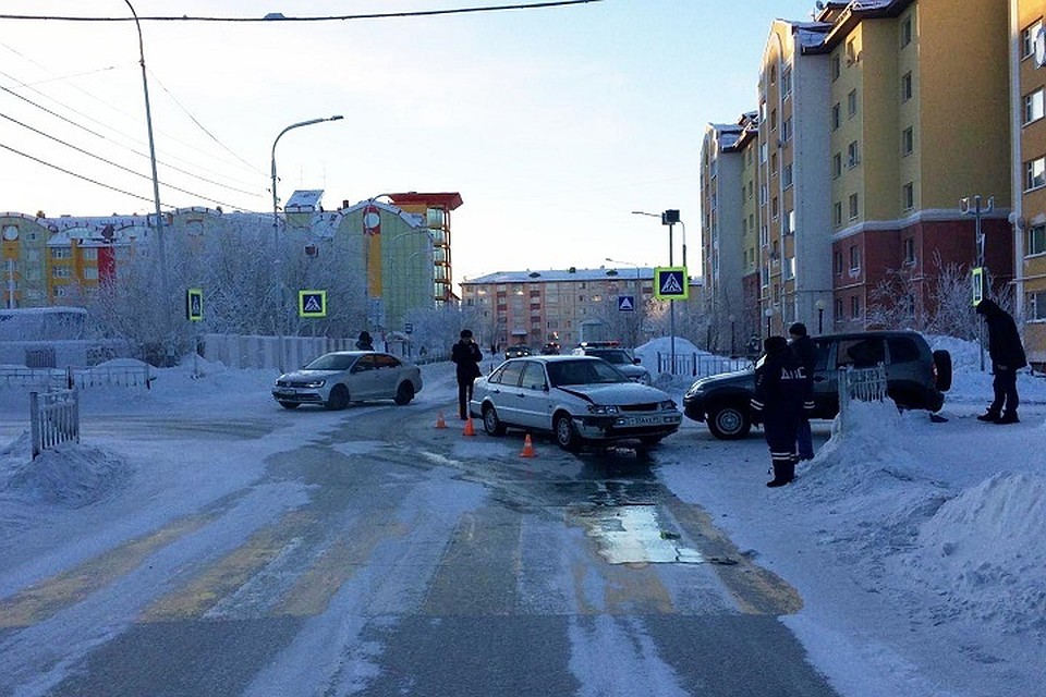 В Новом Уренгое в ДТП пострадала 10-летняя девочка Фото: Госавтоинспекция Ямала