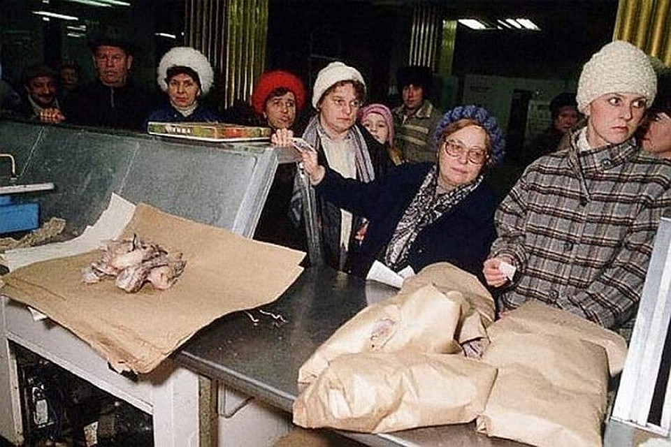 Простые смертные в СССР никогда не могли попасть в спецмагазины и спецраспределители. (Фото: allpravda.info).