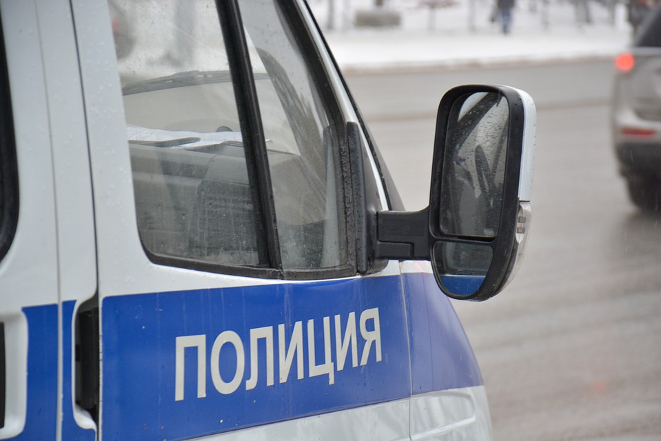Один из молодых грабителей оказался в больнице, где за ним следит охрана.