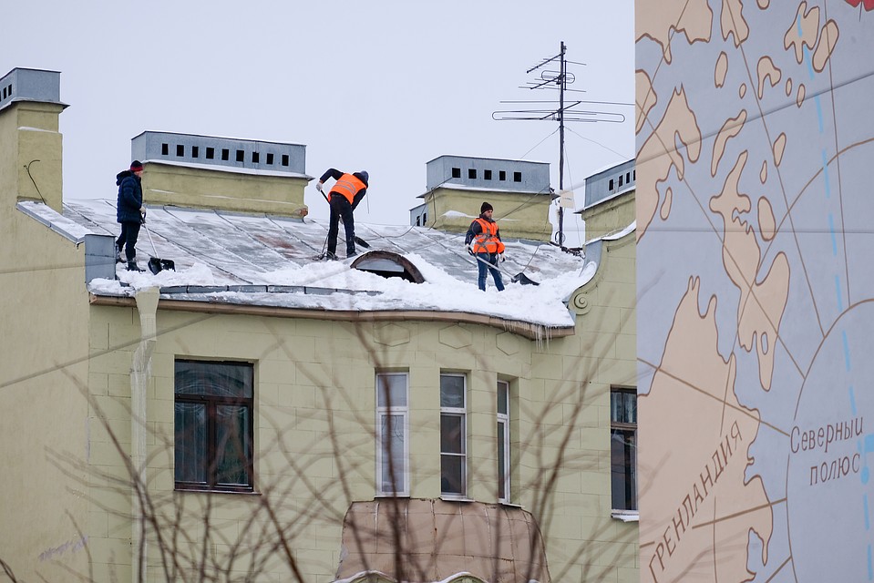 Для хорошей уборки от снега Петербургу нужна техника и модернизация системы ЖКХ