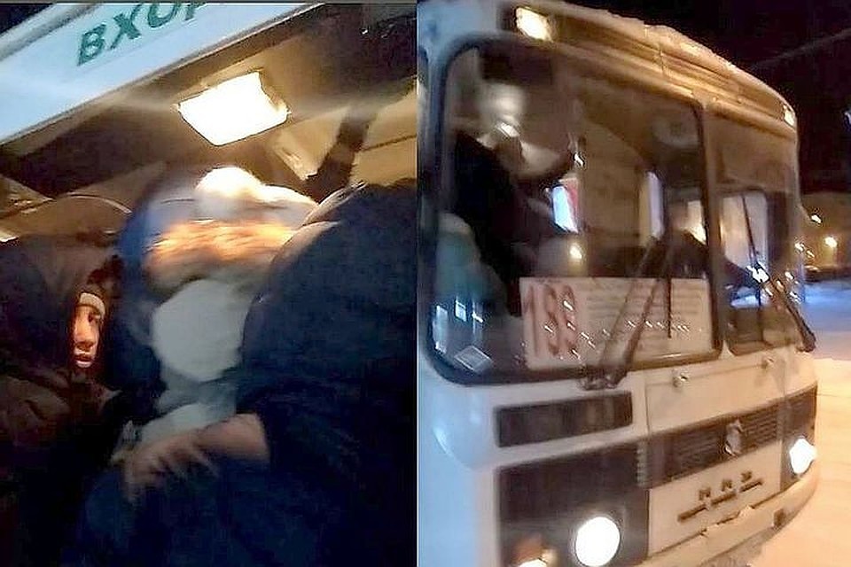 Именно так в конце прошлого брали штурмом автобус местные жители. Фото: vk.com/raion.svetlyi