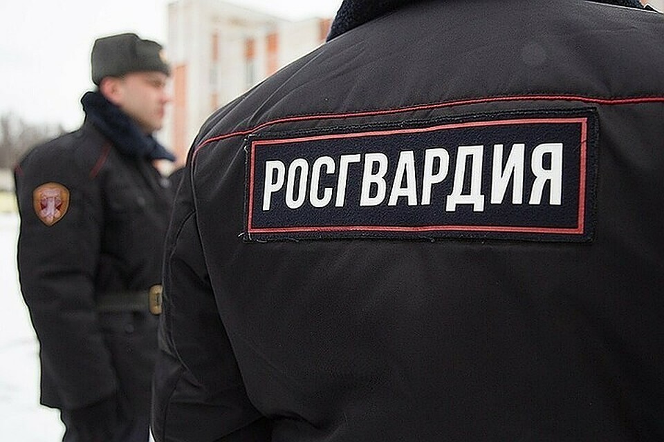 В Краснодаре мужчина хотел вынести из магазина джинсы стоимостью 9 тысяч рублей