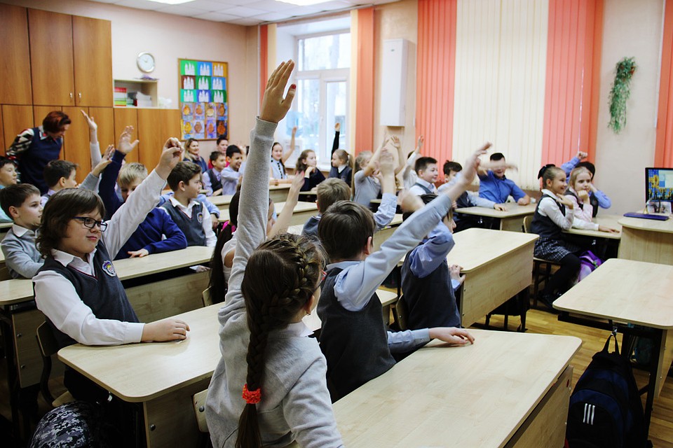 На уроках школьники узнали о том, какие бывают угрозы в интернете, чем опасны вирусы для гаджетов и как можно обезопасить себя при работе в сети.