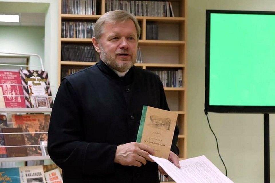 Комиссия выбрала книгу "Болеславлев. Истории одного дня" Фото: личный архив Александра Шабанова
