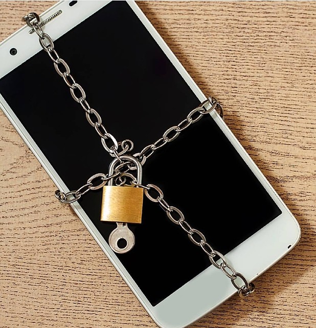 Лишь 40% пользователей смартфоном знают и соблюдают политику безопасности "МегаФона" на мобильных устройствах