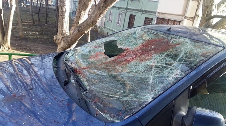 Разбитая машина, вся в крови, в Кишиневе – дело рук обиженной женщины