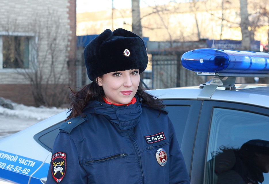 Инспектор ДПС Валерия Воробьёва: "Я пошла по папиным стопам и горжусь этим!" Фото: Пресс-служба УМВД России по Амурской области