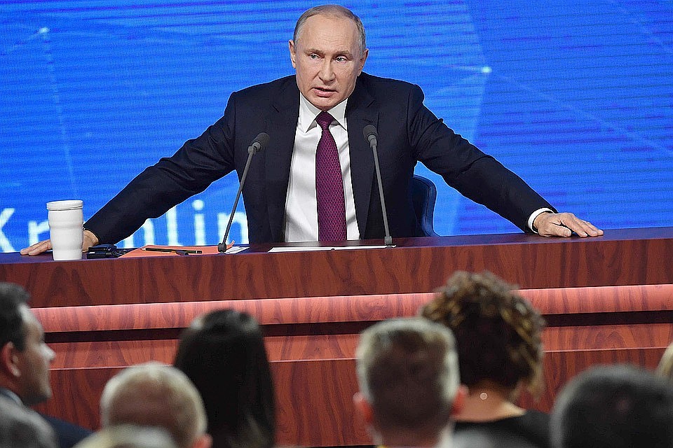 Путин: необходимо повысить требования к сдаче ПДД