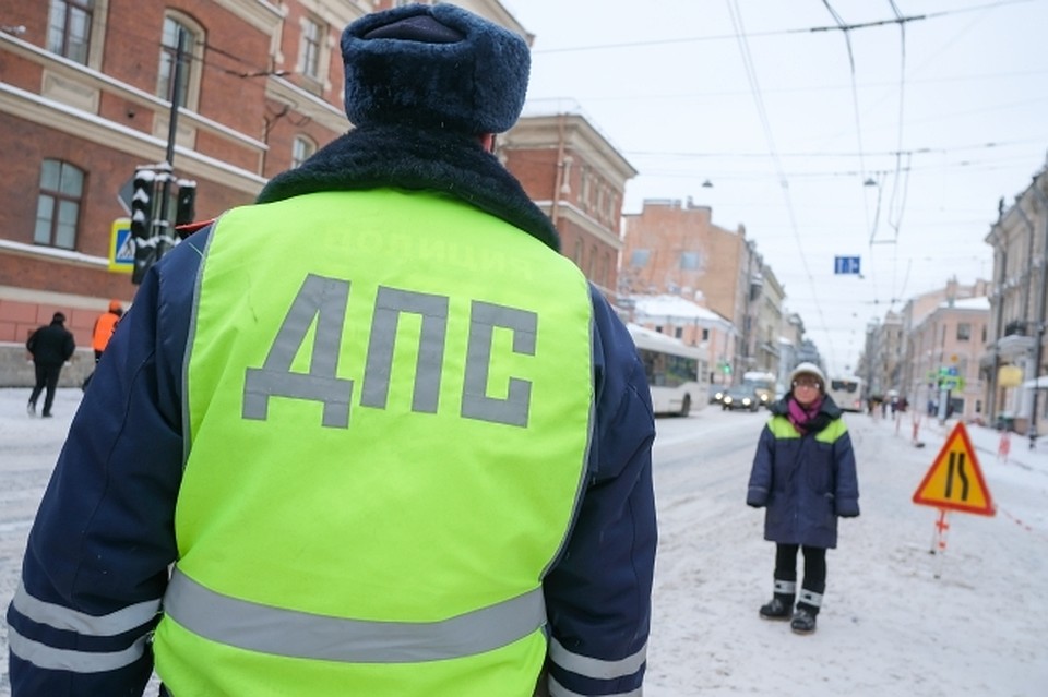 Пассажир автомобиля получил ранение