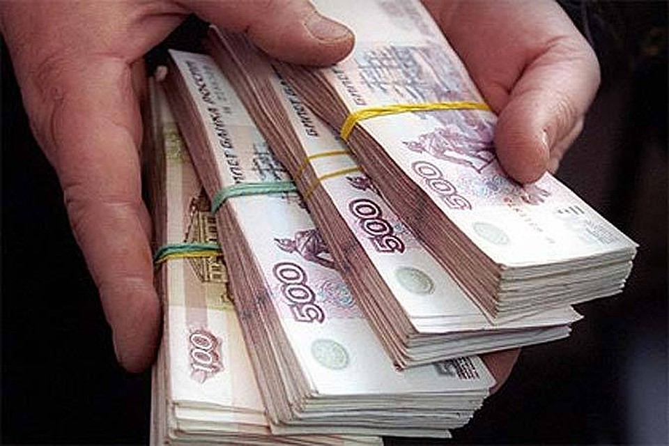 Предприниматель решил заплатить 50 тысяч полицейскому, а не 300 государству.