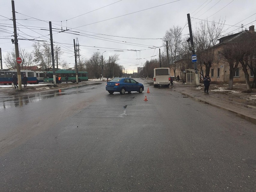 Женщин сбили возле остановки Фото: УГИБДД России по Тверской области