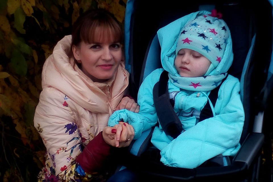 Несмотря на долгий путь реабилитации, семья Миланы верит, что они справятся.