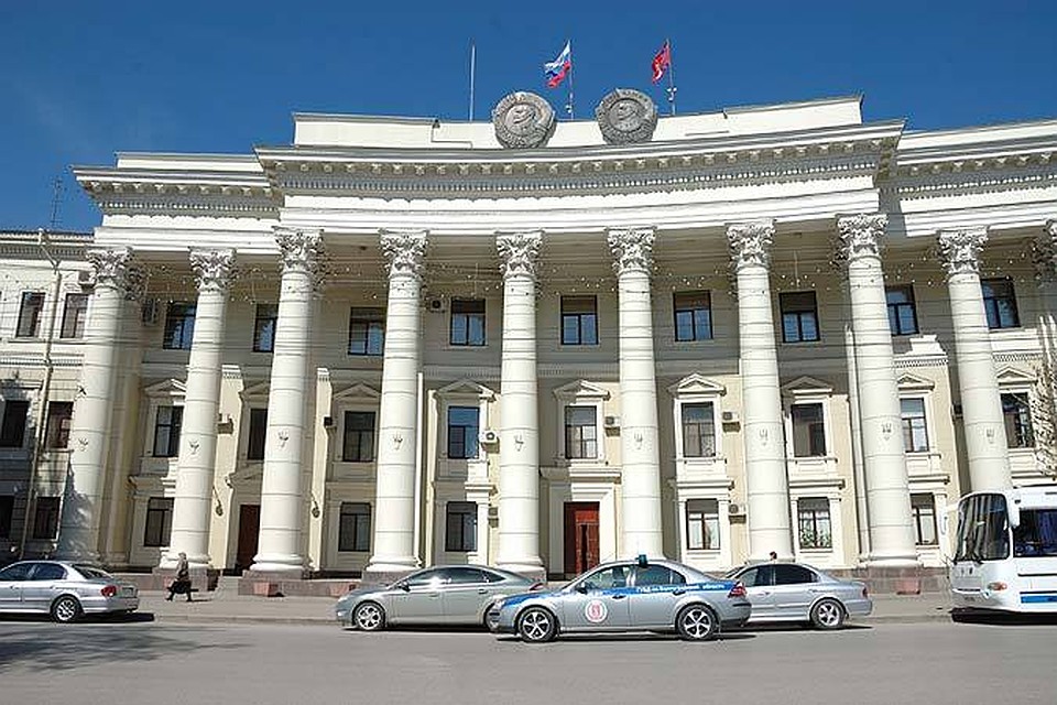 В облдуме внеочередное заседание.