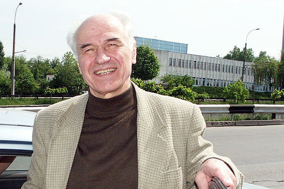 Композитор Евгений Дога считает, что на улице его имени можно сломать не только каблуки, но и ноги