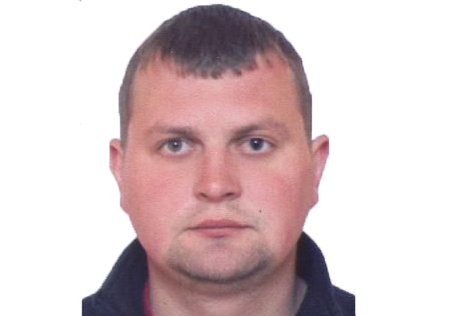 Если этот человек взял у вас деньги и пообещал открыть совместный бизнес, но не сдержал обещания, звоните в милицию! Фото: УВД.