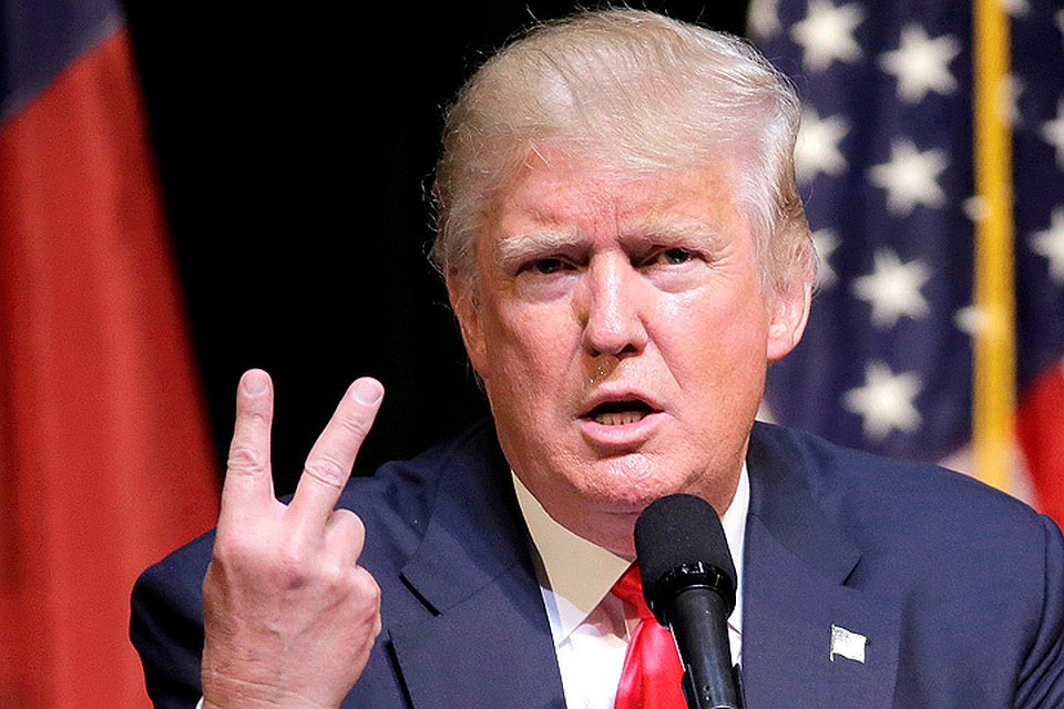 Сам Трамп назвал мартовское расследование Конгресса "преследованием президента сумасшедшими демократами на самом высоком уровне в истории страны.