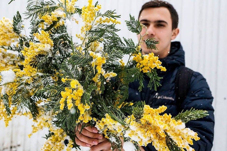 Отрадно, что большинство челябинцев все же рады праздникам 23 февраля и 8 Марта.