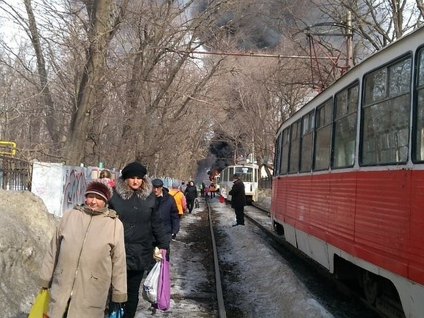 В Саратове горит трамвай. Фото соцсетей