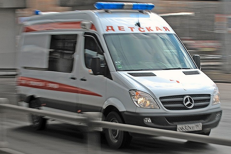 Девочка выжила после падения с шестого этажа