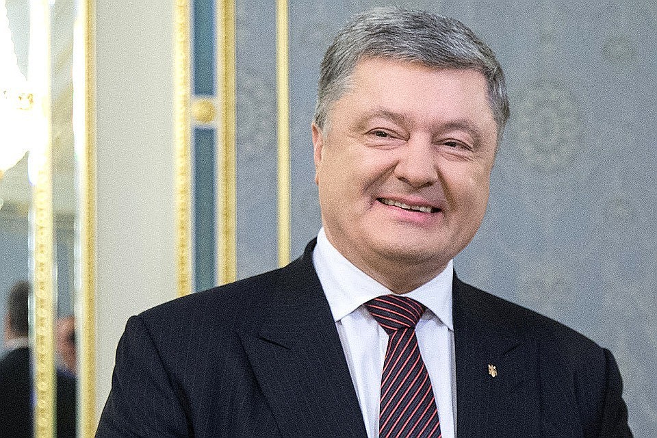 Сторонники и противники Порошенко устроили потасовку в центре Киева