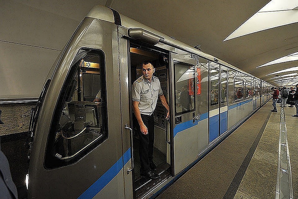 Пройти в метро теперь можно по банковской карте