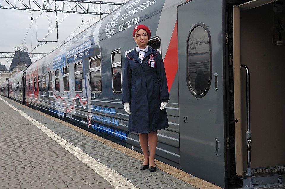 РЖД планирует предоставить скидку в 50% с 1 июня по 31 августа для перевозки детей с 10 до 17 лет в плацкартных и общих вагонах