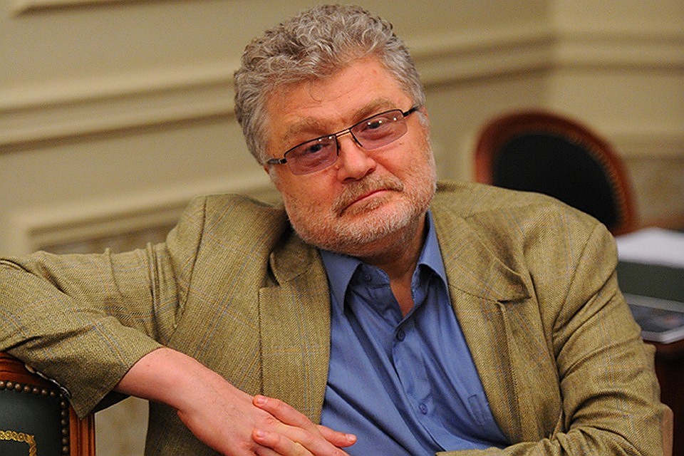 Драматург Юрий Поляков.