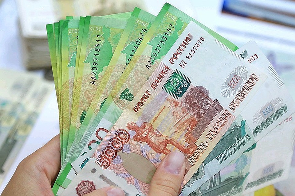 По мнению чиновников Смольного, средний петербуржец получает 61 тысячу рублей.