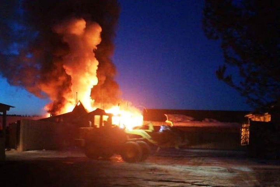 Крупный пожар на пилораме потушили в Киренском районе.
