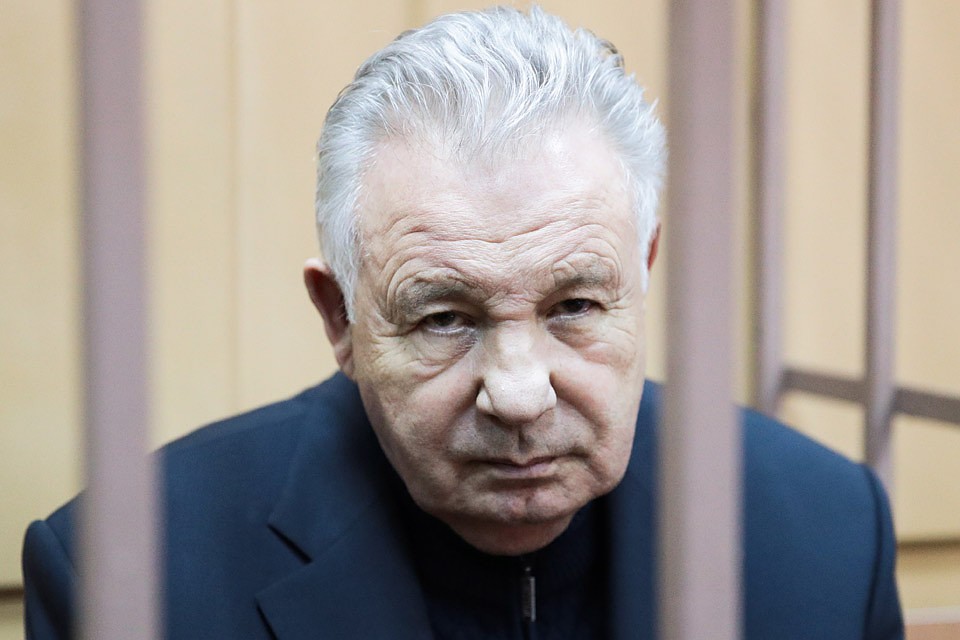 Бывший губернатор Хабаровского края Виктор Ишаев, обвиняемый в мошенничестве в особо крупном размере, во время избрания меры пресечения в Басманном суде. Фото Сергей Бобылев/ТАСС