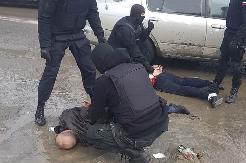 Омоновцы задержали в Барнауле сбытчиков фальшивых купюр