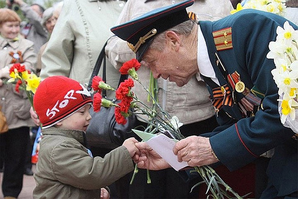 Латвийские парламентарии одобрили запрет на использование советской военной формы.