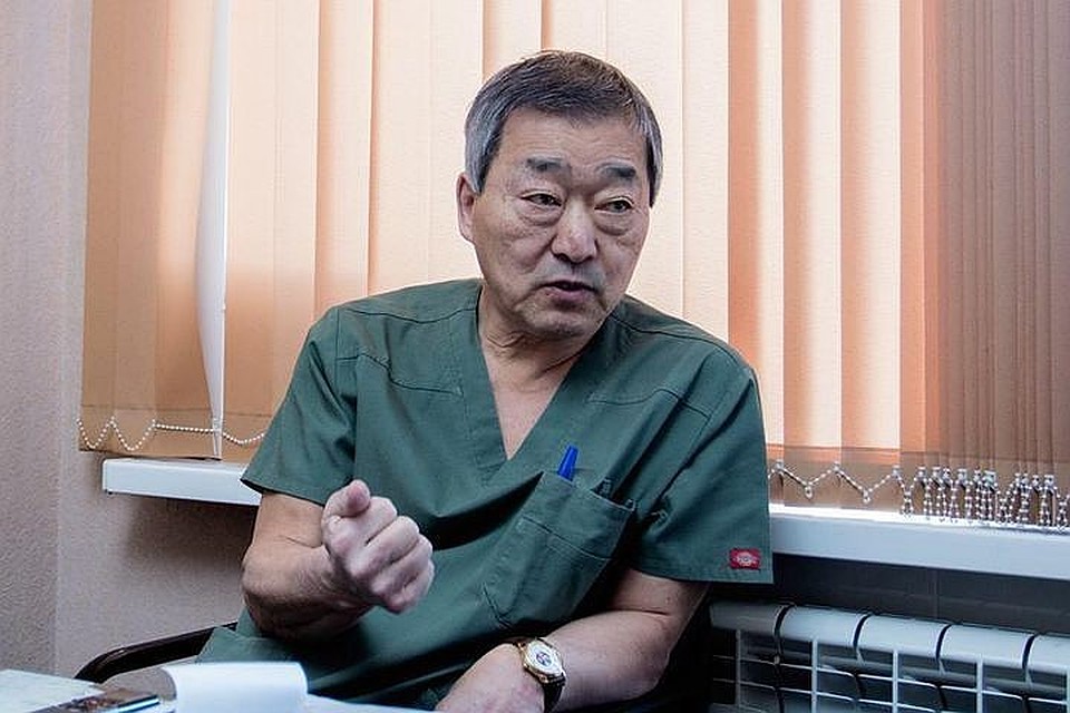Юрий Тен. Фото: Алтайский краевой клинический центр охраны материнства и детства.