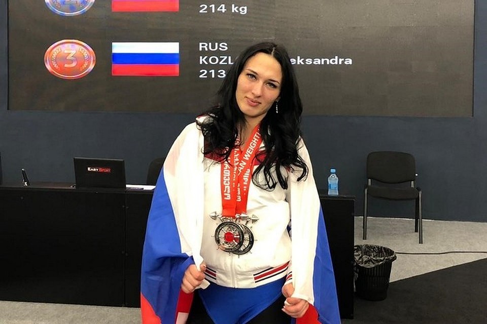 Татьяна Алеева подняла в двух упражнениях 214 килограммов