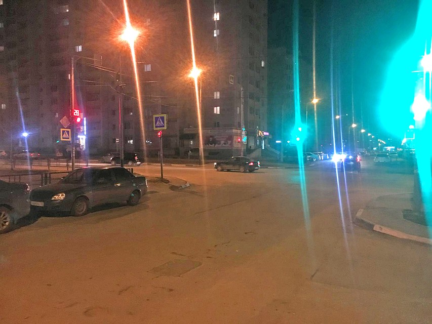 Девочка неожиданно выехала на дорогу