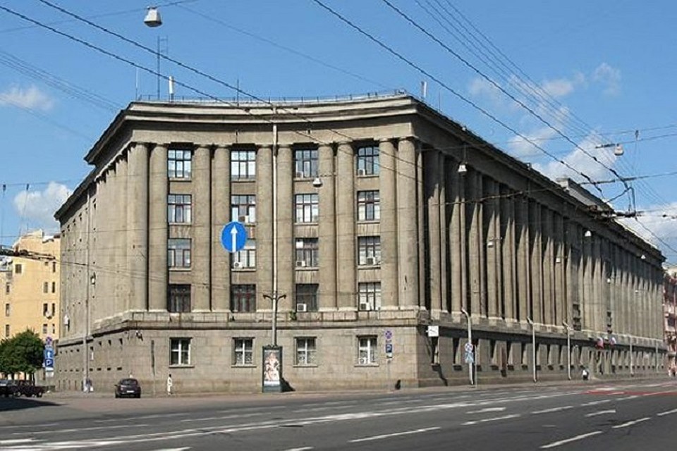 Здание бывшей Академии легкой промышленности имени Кирова стало памятником. Фото: КГИОП СПб