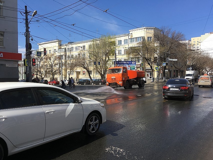 Дороги вновь будут мыть только водой