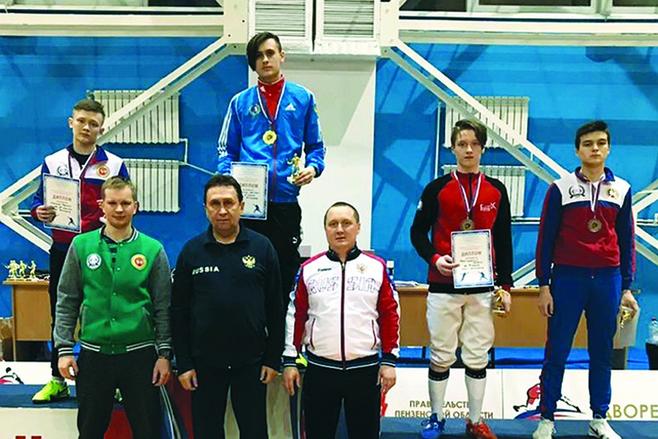 Арзамасские саблисты завоевали 10 призовых мест на чемпионате и первенстве ПФО