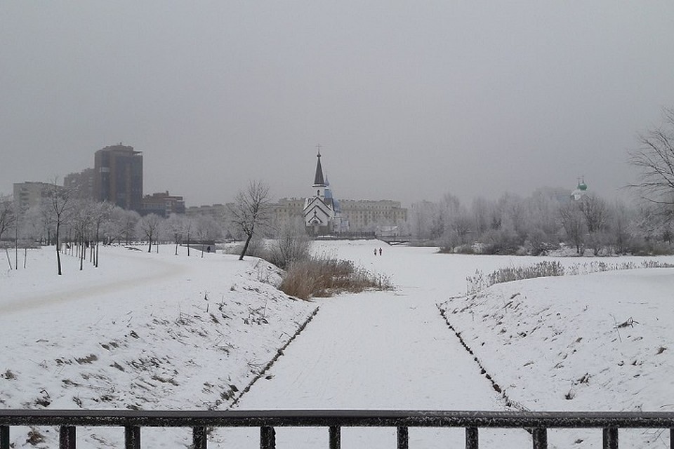 Пулковский парк красив и зимой и летом, но фонарей здесь нет до сих пор. Фото: vk.com/sepasepa