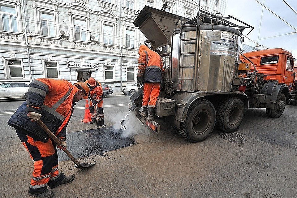 В Нижнем Новгороде уже отремонтировали больше 15 тысяч квадратных метров дорог.