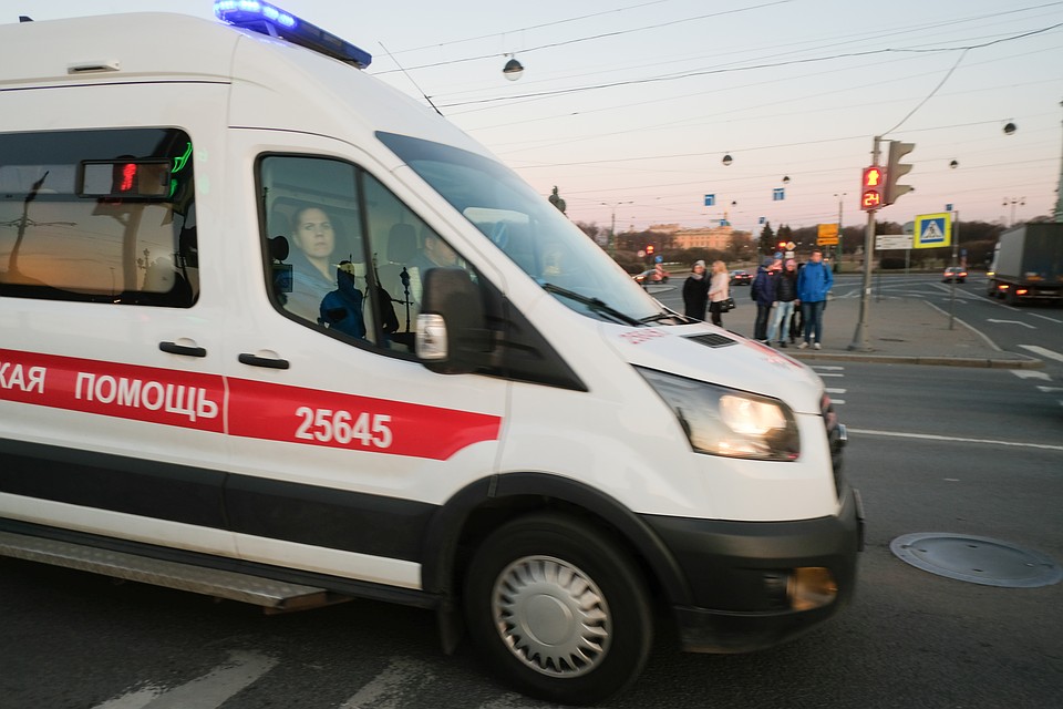 В Петербурге пьяный хулиган избил троих из-за замечания