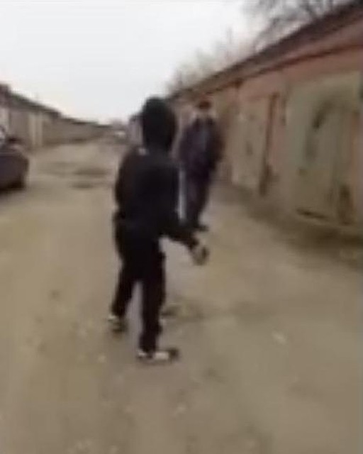 Подростки напали на дедушку.
