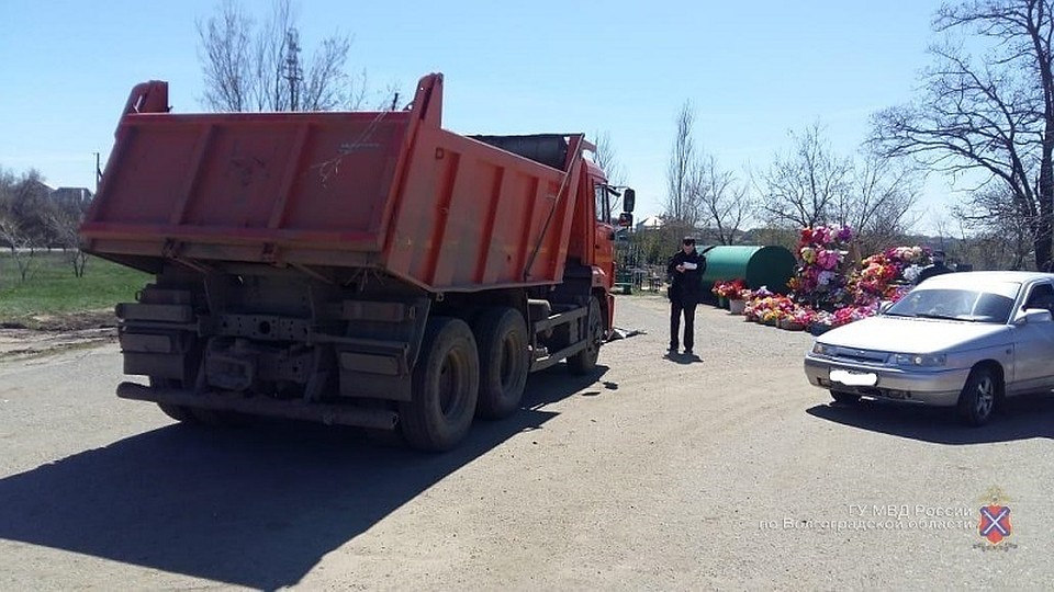 Женщина погибла прямо на кладбище.