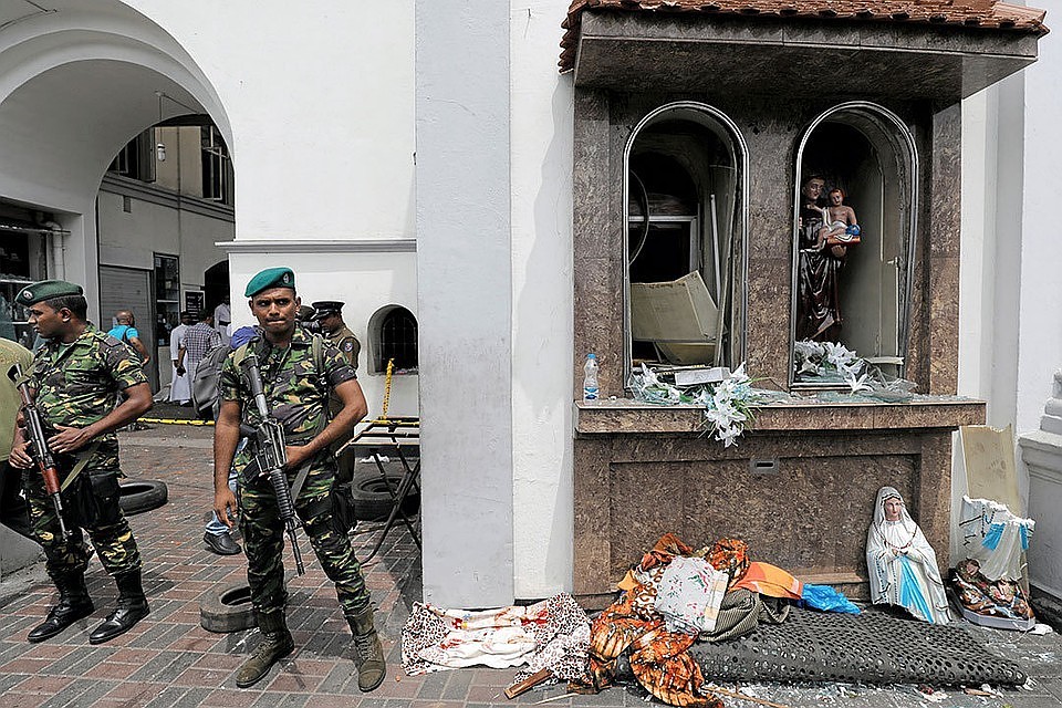 Серия взрывов в Шри-Ланке произошла в воскресенье, 21 апреля