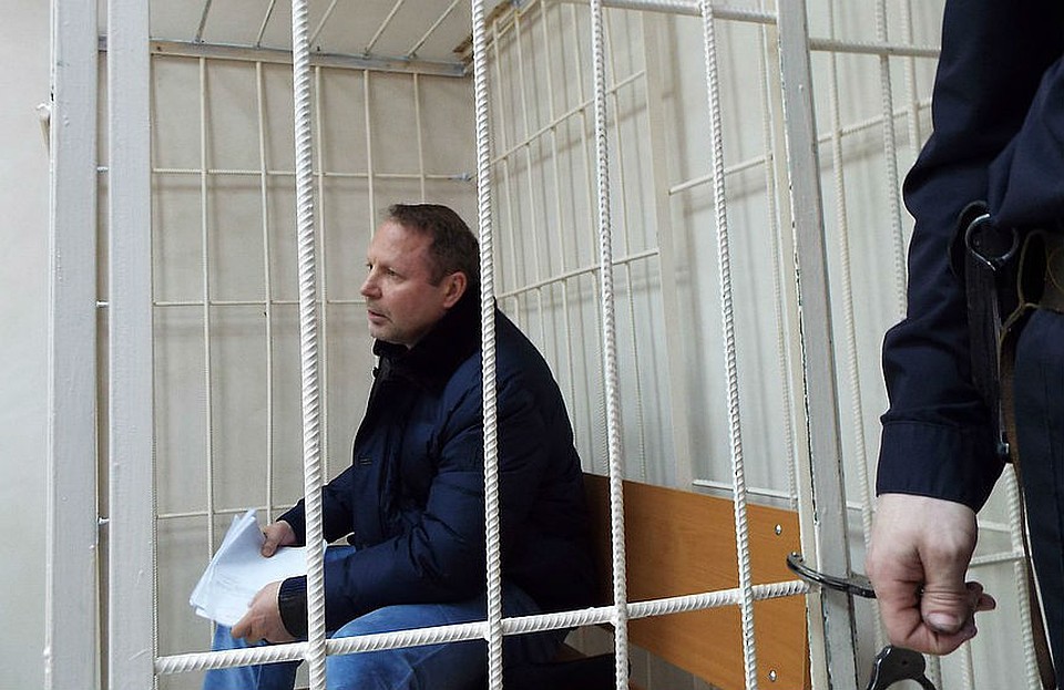 Юрий Пичугин вырос в поселке Жешарт Усть-Вымского района, там он "заработал" свои первые судимости по мелким преступлениям. В 1990 году Пичугин был "коронован" на трон смотрящего по Коми.