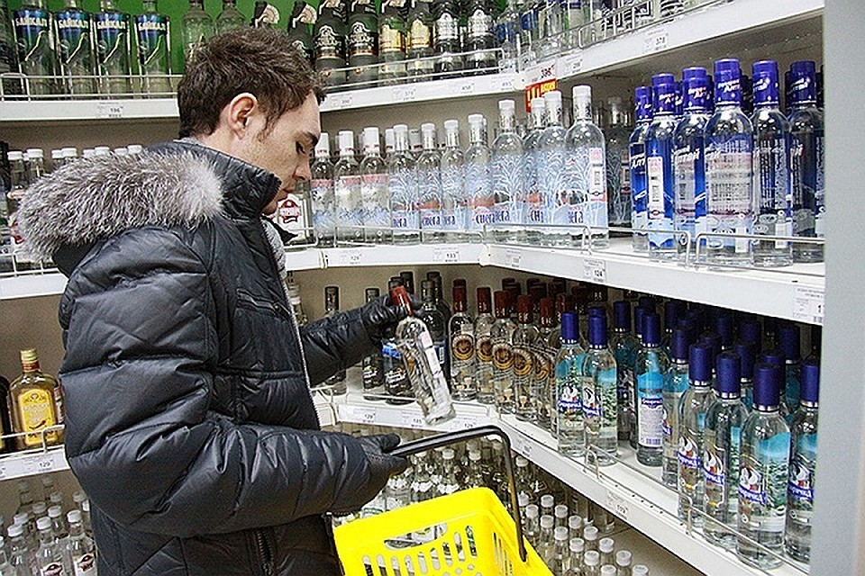 Авторы обращения к главе республики уверяют, что именно водка является одной из причин потери языка, культуры морали, а также превращает народ в стадо баранов.