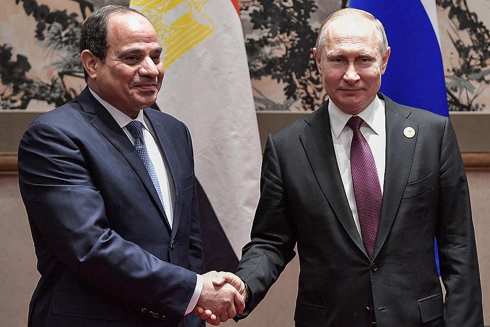 Президент Египта Абдель Фаттах ас-Сиси и президент РФ Владимир Путин во время встречи в рамках Международного форума "Один пояс, один путь". Фото Алексей Никольский/пресс-служба президента РФ/ТАСС